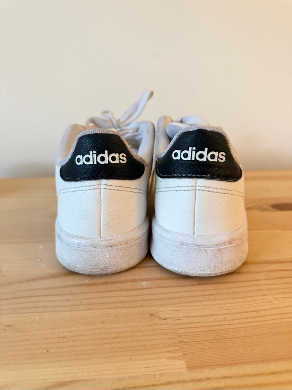 Adidas - Picture 2 of 4